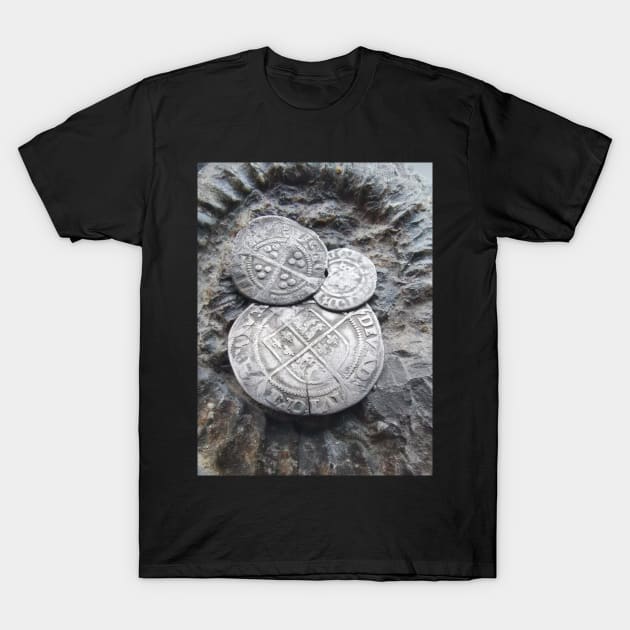 Metal detectorist, hammered coin T-Shirt by Diggertees4u